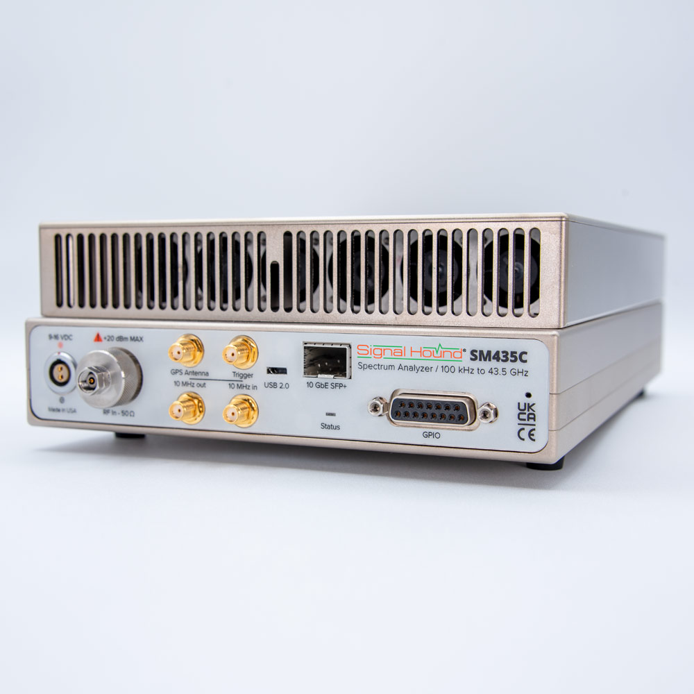 Анализатор спектра с подключением 10GbE <b>Signal Hound SM435C </b>с диапазоном от 100 кГц до 43,5 ГГц